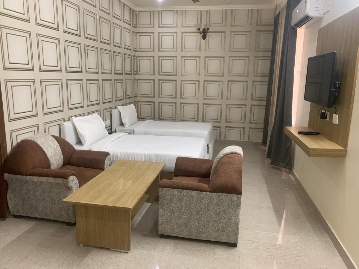 The Divine Residency Hotel Delhi  Exterior photo